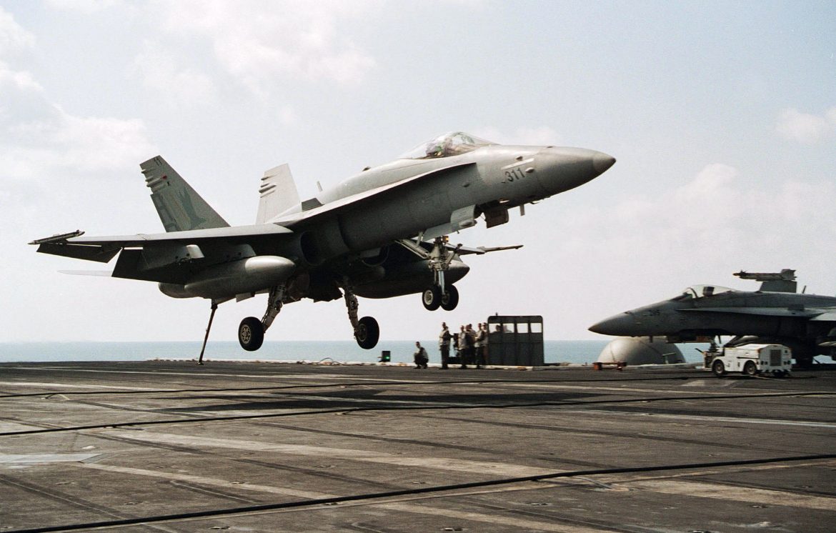 طائرة-بوينج-FA-18