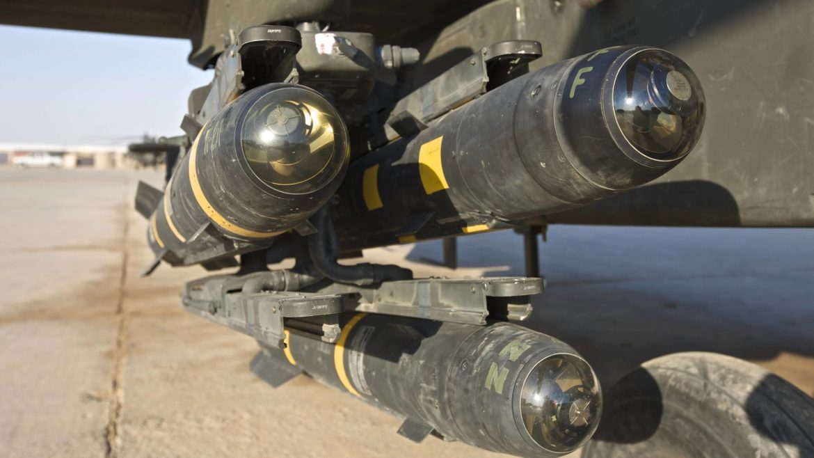 بولندا تشتري 800 صاروخ هيلفاير