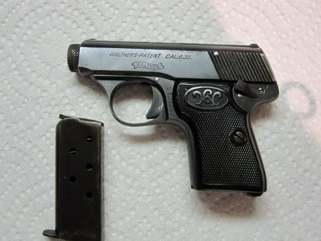 مسدس ربع ألماني Walther PPK